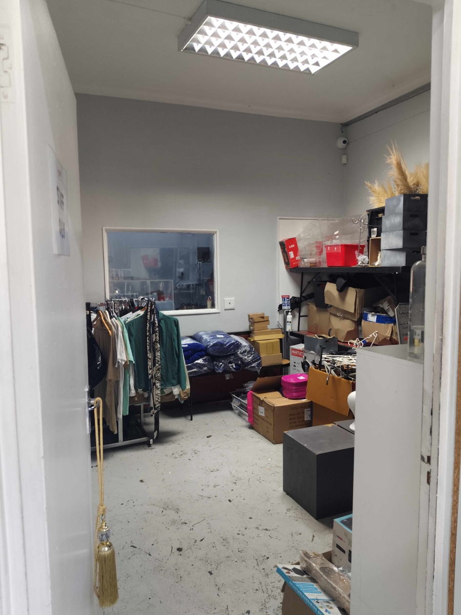 To Let Commercial Property for Rent in Heathfield Western Cape